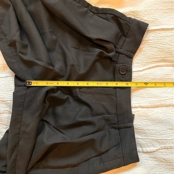 Divided black wide leg dress/work pants with pleats. Size 6. - Picture 8 of 10